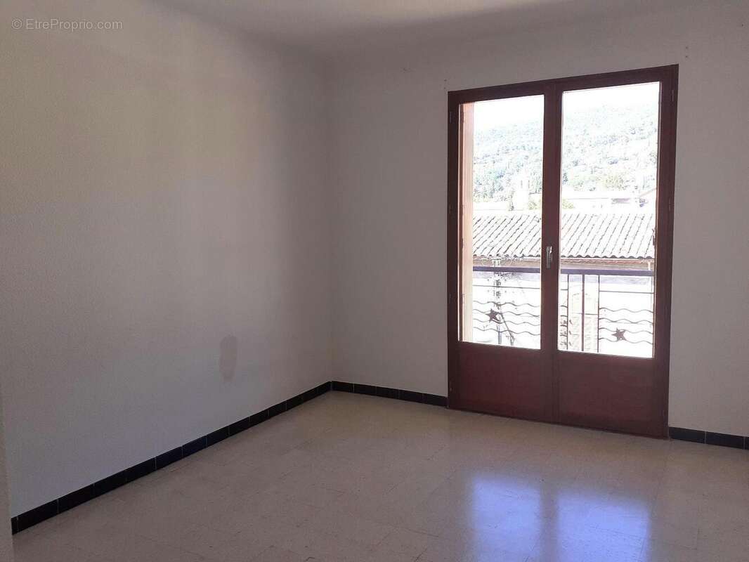   - Appartement à DRAGUIGNAN