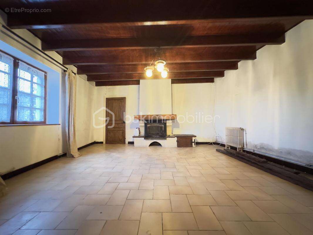 Maison à LE GUE-DE-VELLUIRE