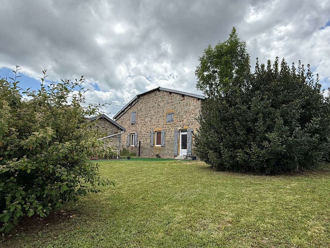 Appartement à RENAISON