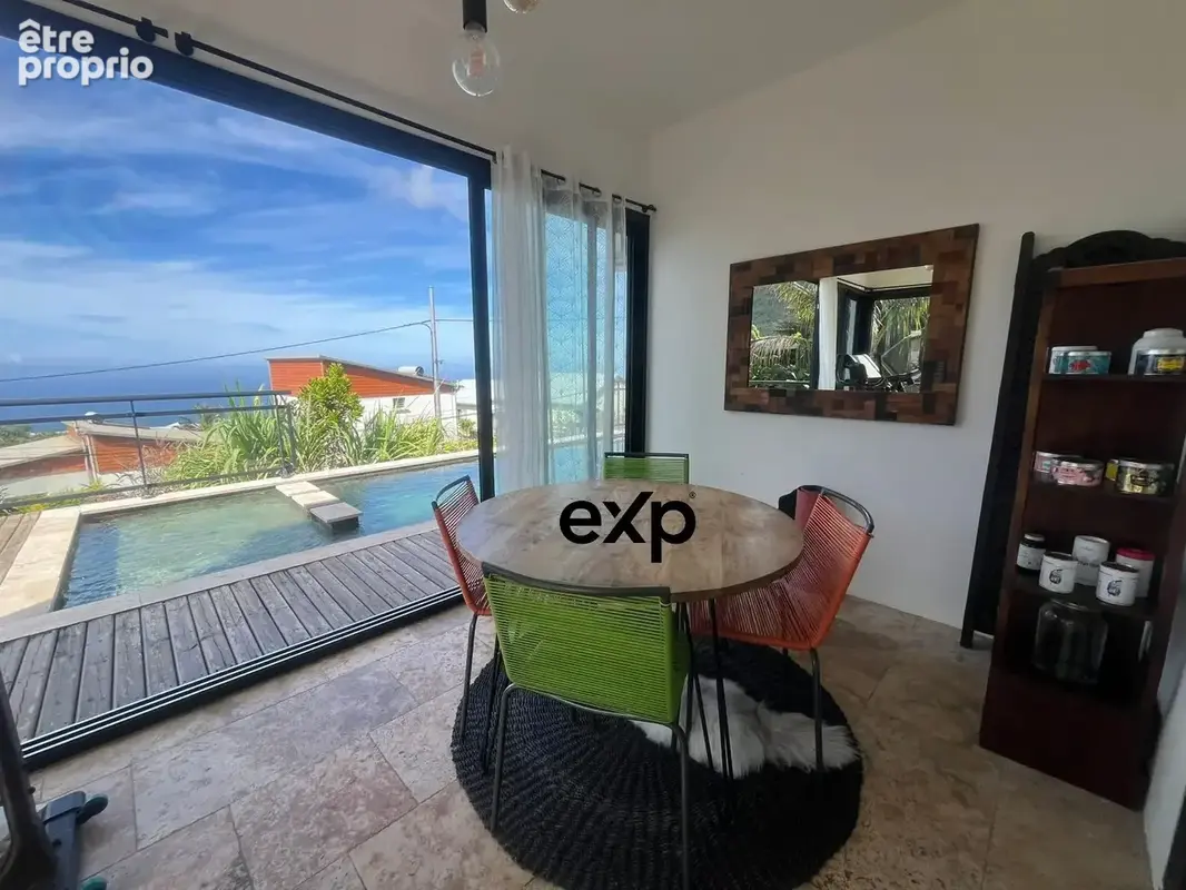 Maison 4 pièces 110 m² à vendre à Saint-Pierre (97410) - photo 3