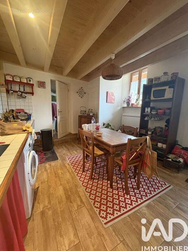 Appartement 62 m² à Saint-Avre  - photo 3