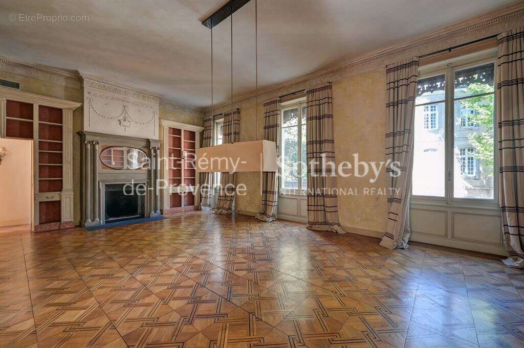 Exceptionnel hôtel Particulier du XIXè avec cour intérieure, au coeur du centre historique d'Avignon - photo 10