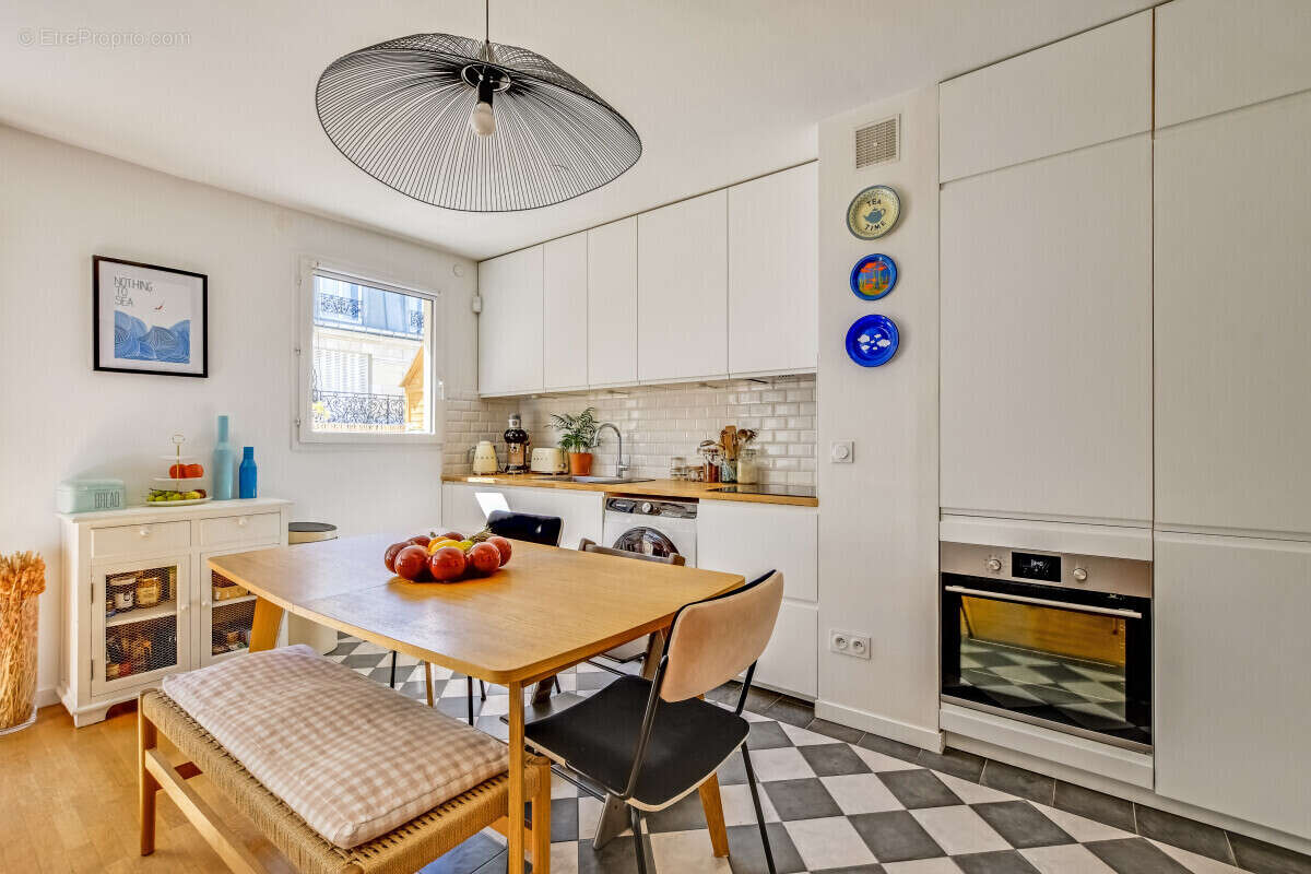 Appartement à PARIS-17E