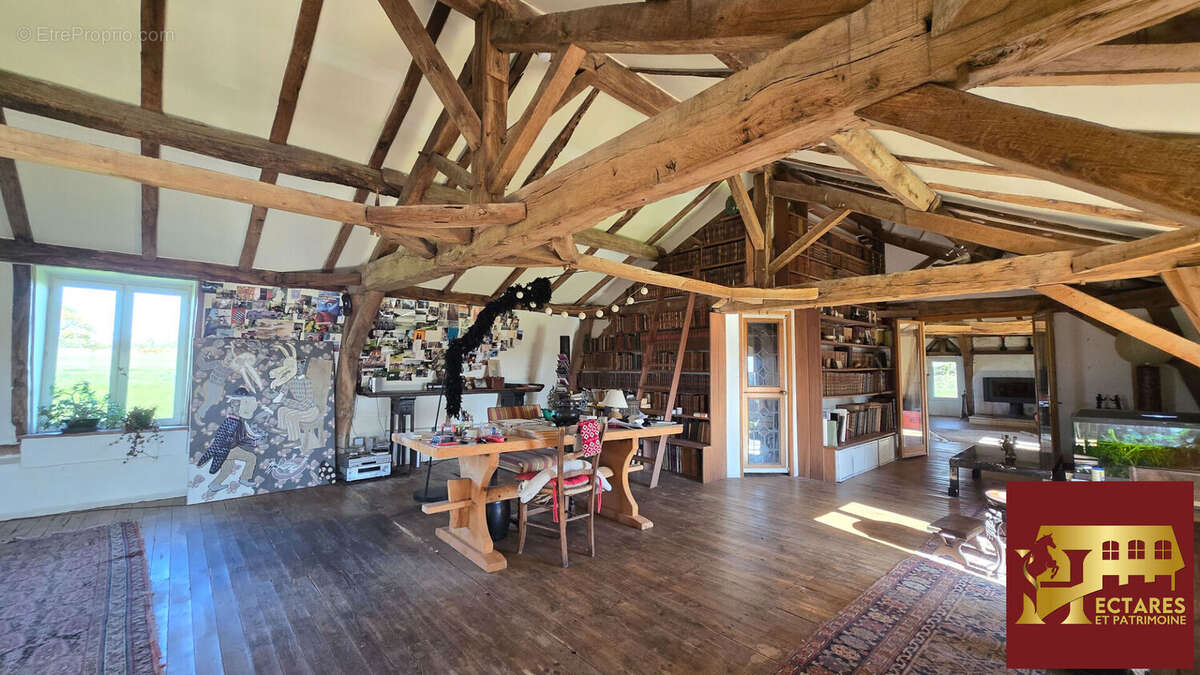 ANCIEN MONASTERE de 214 m2 sur 50 ha - Idéal élevage chevaux - photo 10