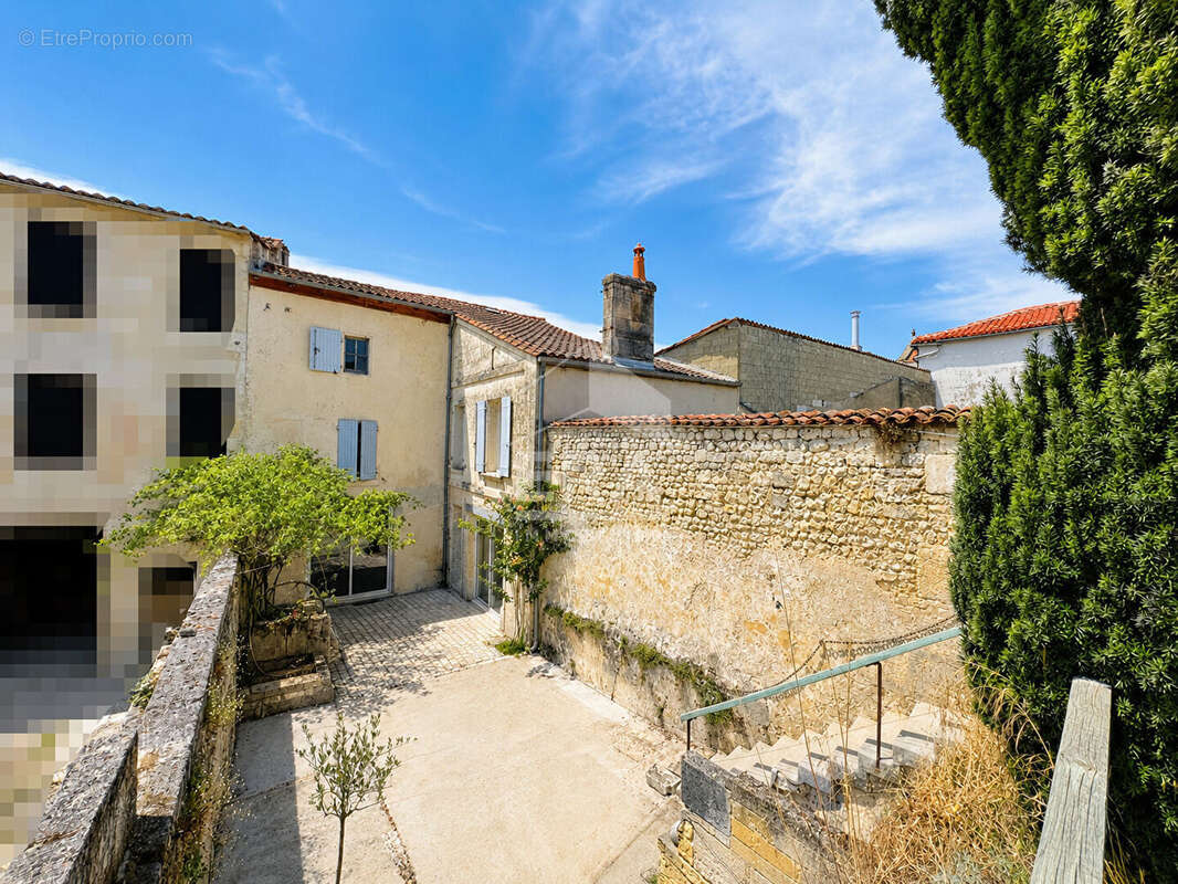 Maison 229m² à roullet-saint-estèphe - photo 18