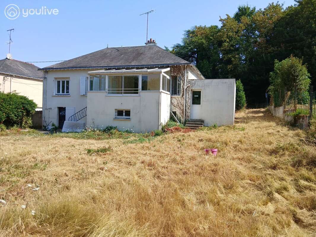 Une maison familiale aux beaux volumes dont T2 indépendant et terrain de plus de 1 100 m² - photo 16