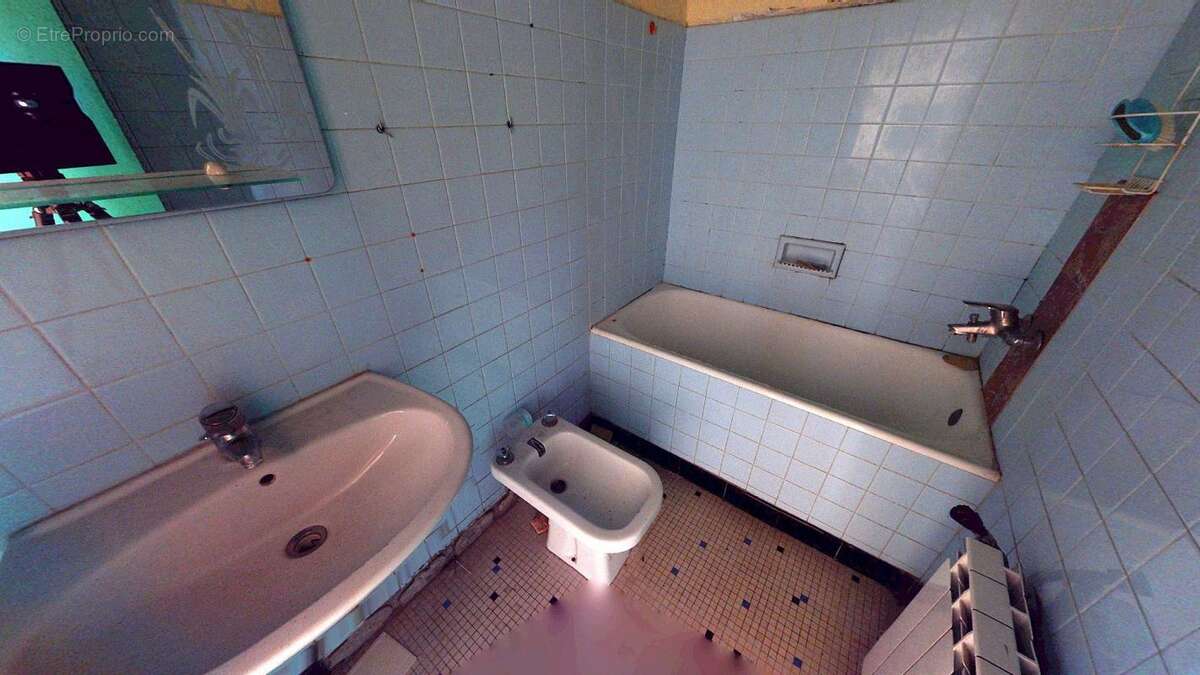 Appartement à SAINT-CHRISTOPHE-VALLON