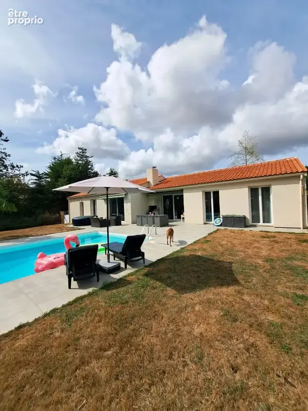 Maison de plain-pied rénovée avec piscine   5 chambres   terrain de 2 000 m2 - photo 20