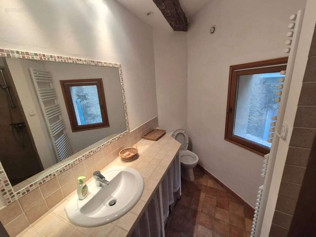 Appartement à COTIGNAC