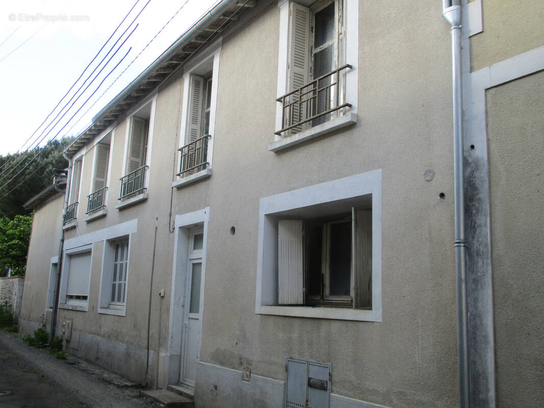 Maison à LUSIGNAN