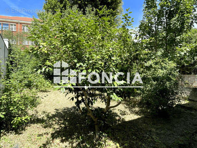 Terrain à LE PLESSIS-ROBINSON