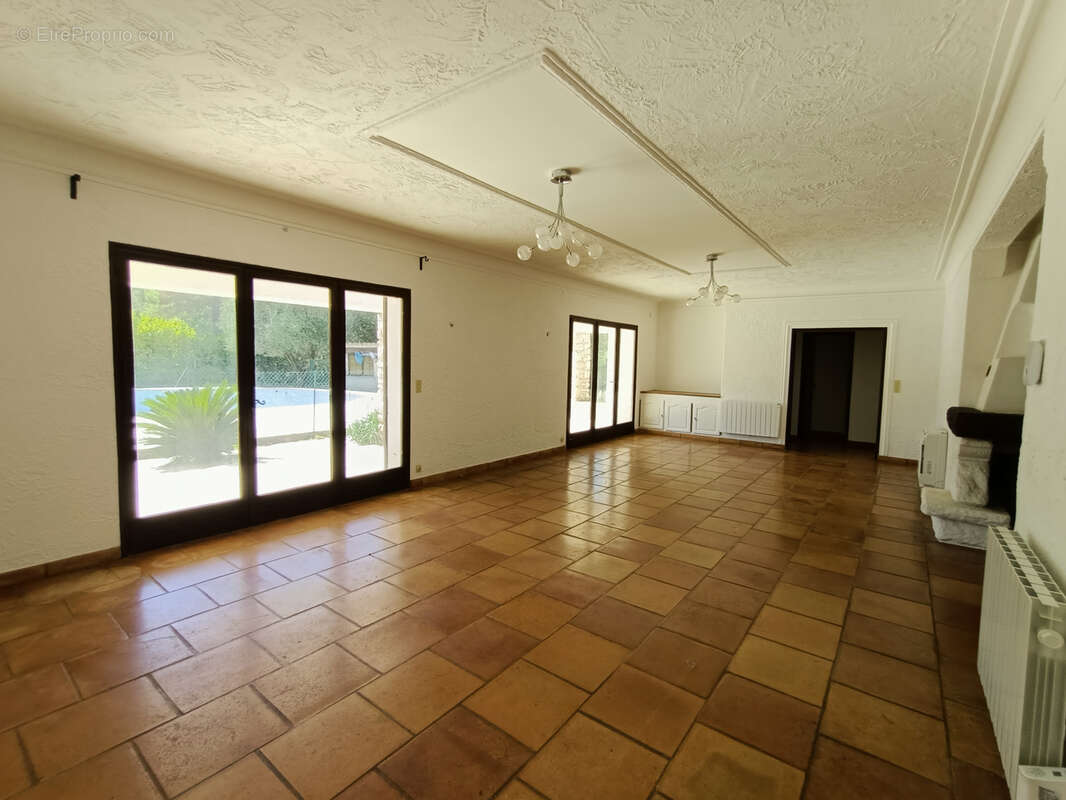 Maison à PEYMEINADE