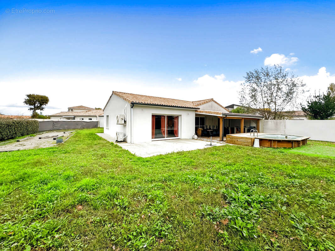 Maison à PAREMPUYRE