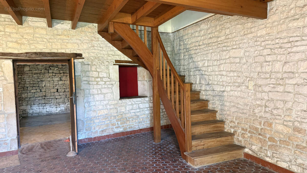 Maison à AUNAC