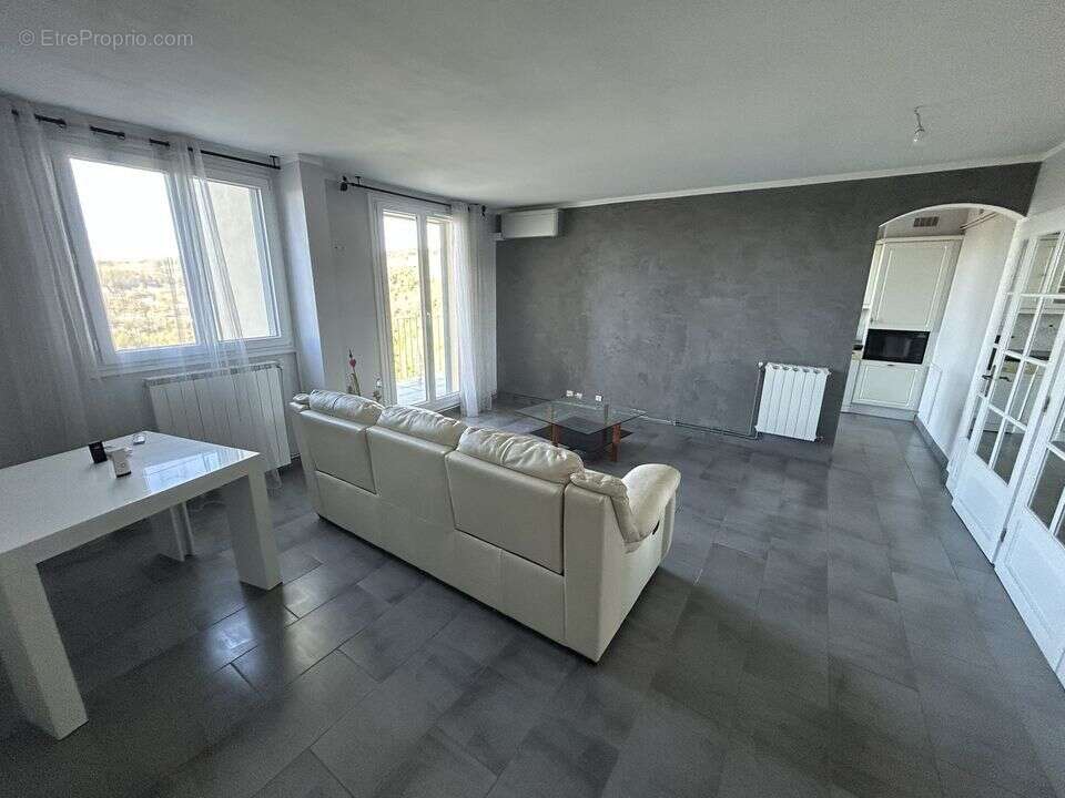 t4 - palama - terrasse - place - vue - calme - bus - Appartement à MARSEILLE-13E