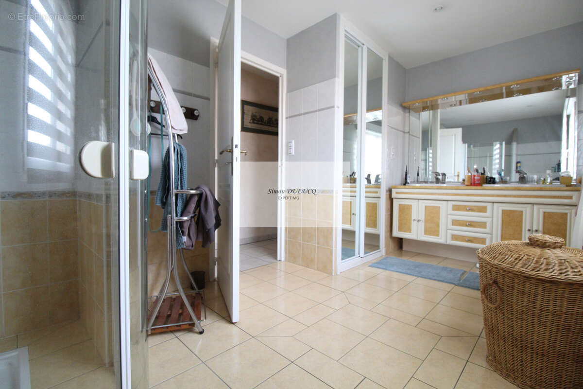 Maison à CALMELS-ET-LE-VIALA