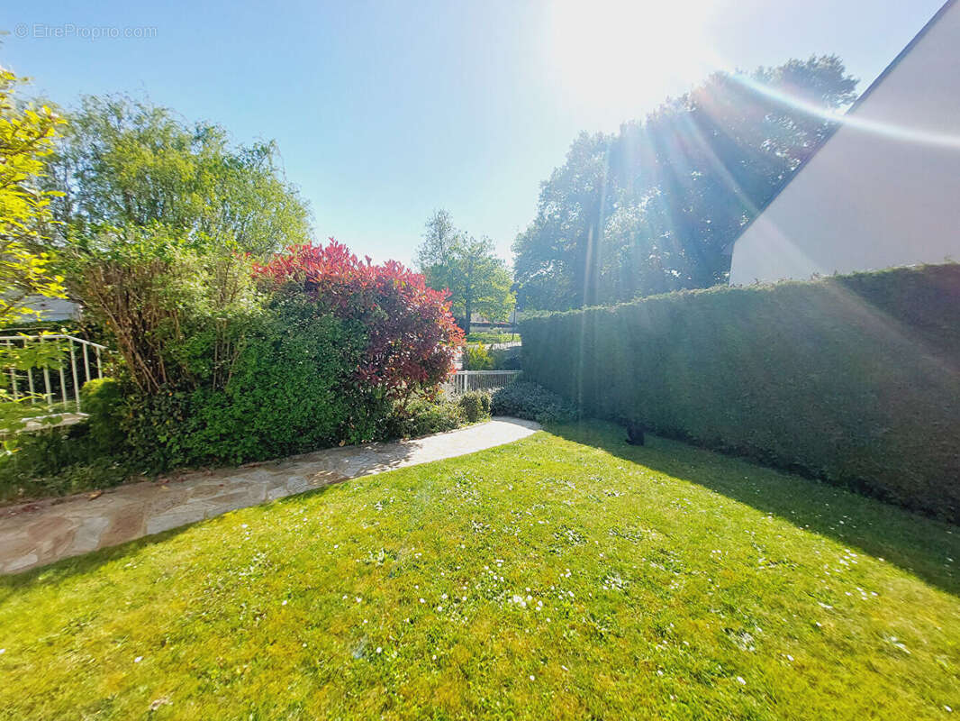 Maison à MONTREUIL-LE-GAST