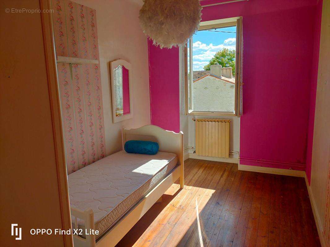 Maison Saint Saturnin Du Bois 8 pièce(s) 120 m2 - photo 8