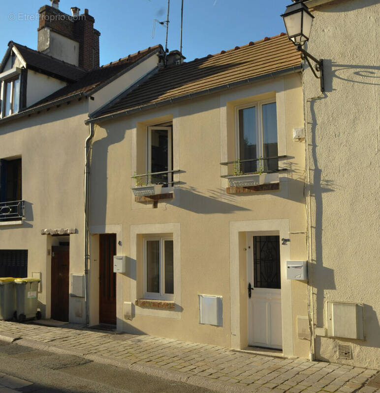 Maison à SAINT-NOM-LA-BRETECHE