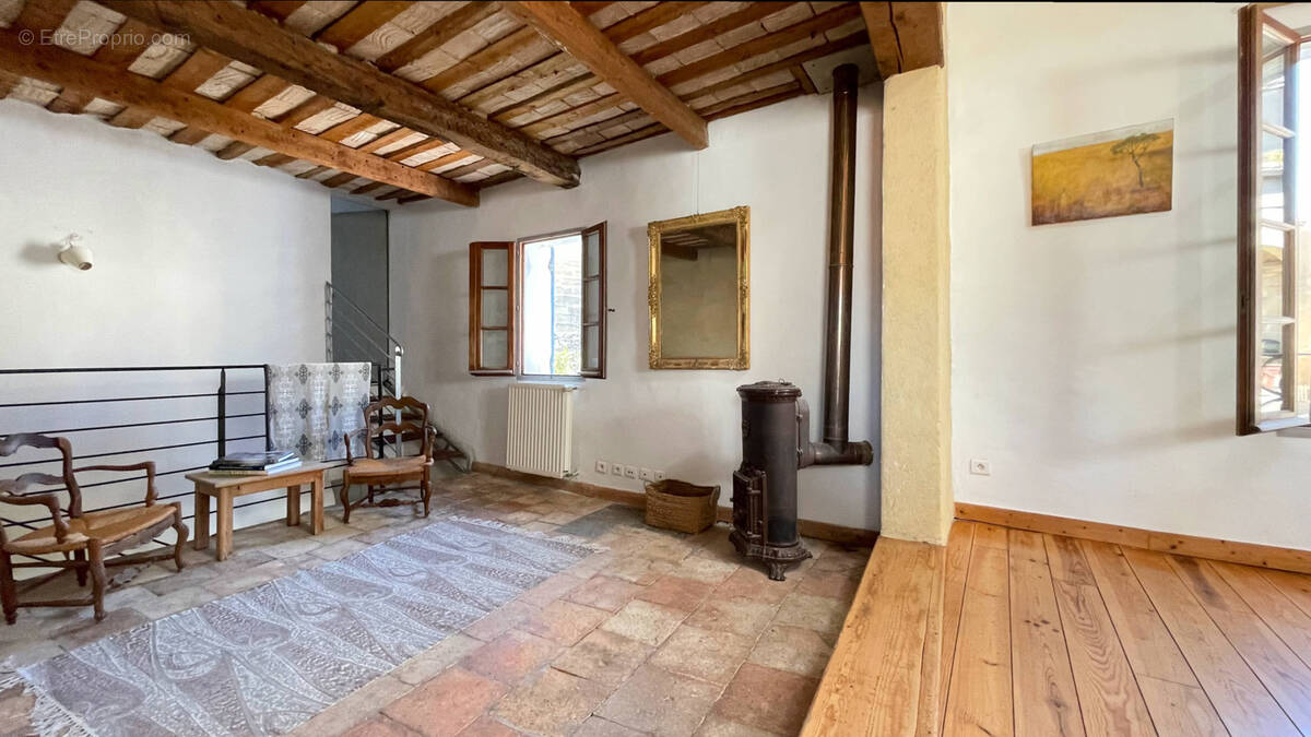 Maison à SAINT-QUENTIN-LA-POTERIE