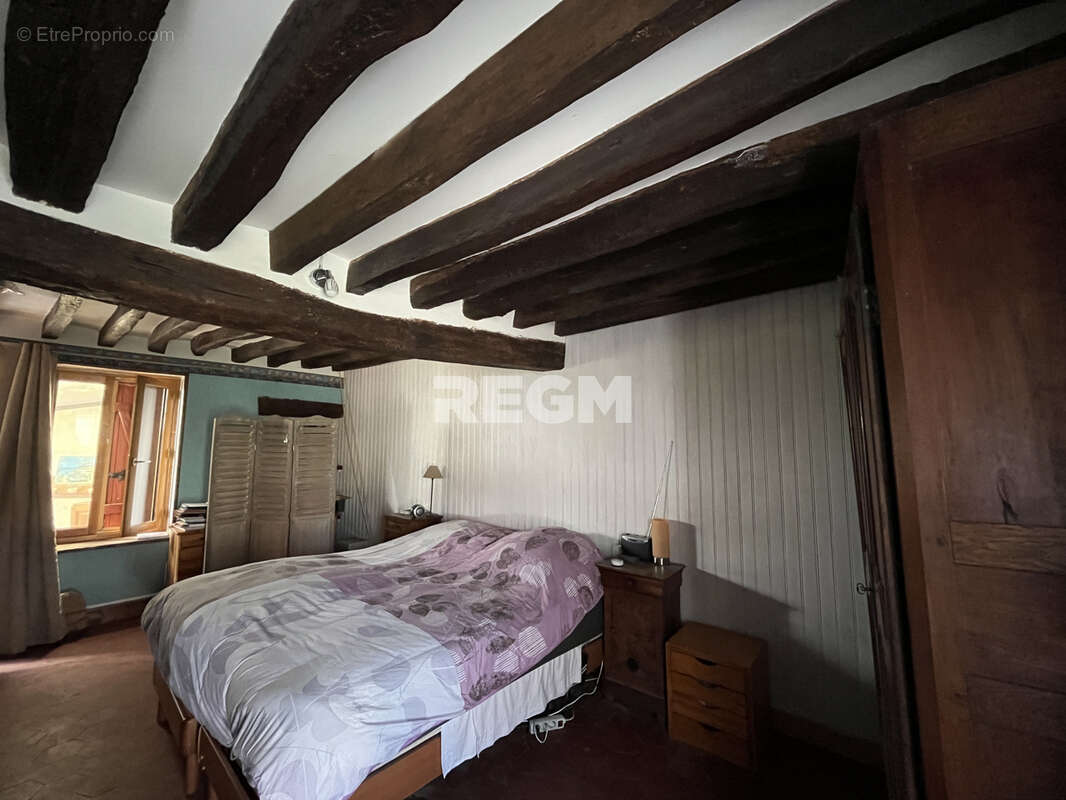 Maison à LA CHAPELLE-LA-REINE