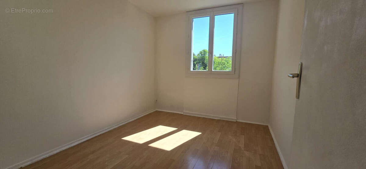 Appartement t3 traversant de 65.86m²  à la mulatiere - photo 8