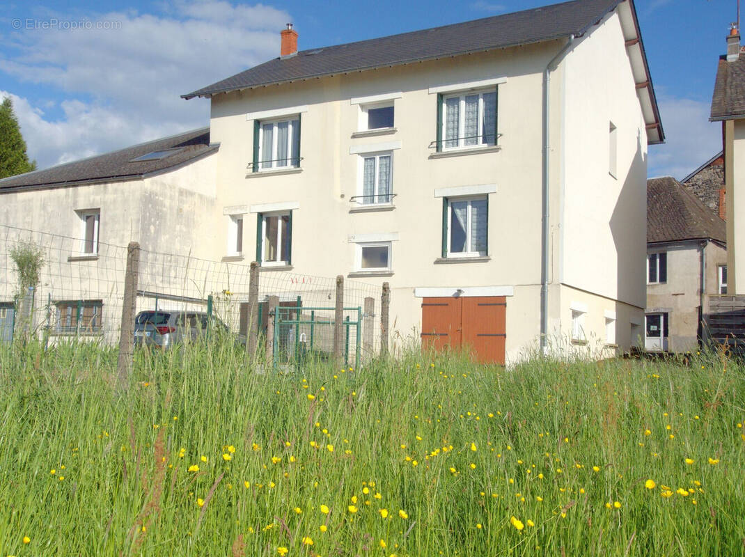 Maison à MESSEIX
