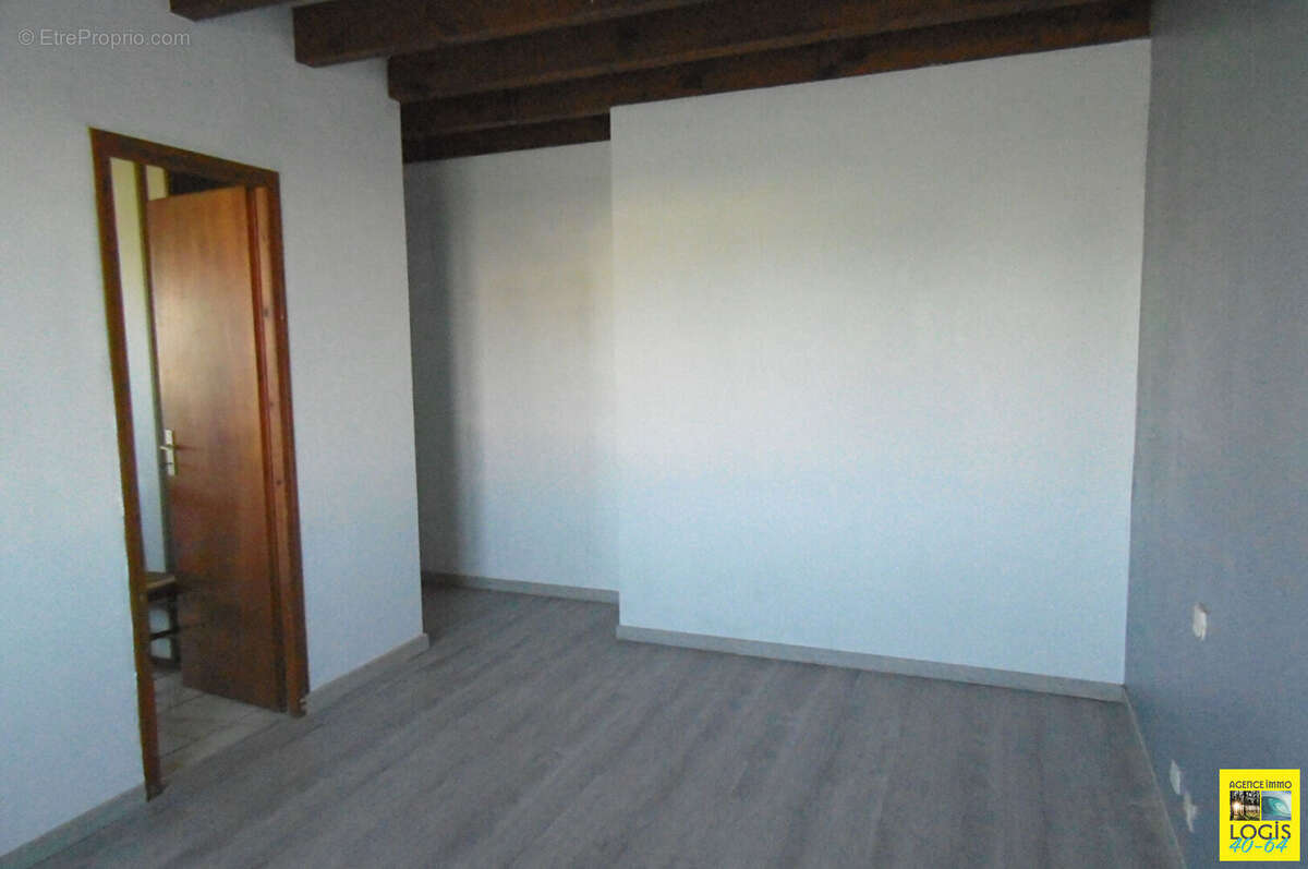 Maison à ORTHEVIELLE