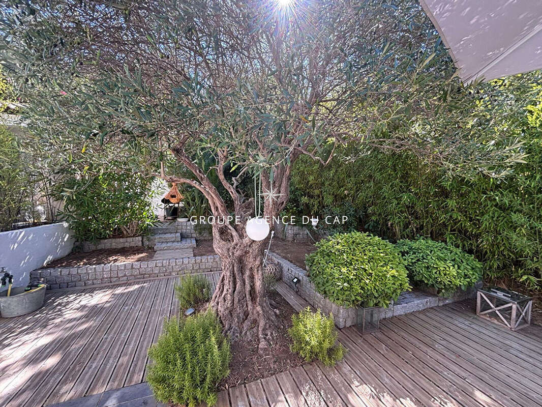 Maison à LES ISSAMBRES