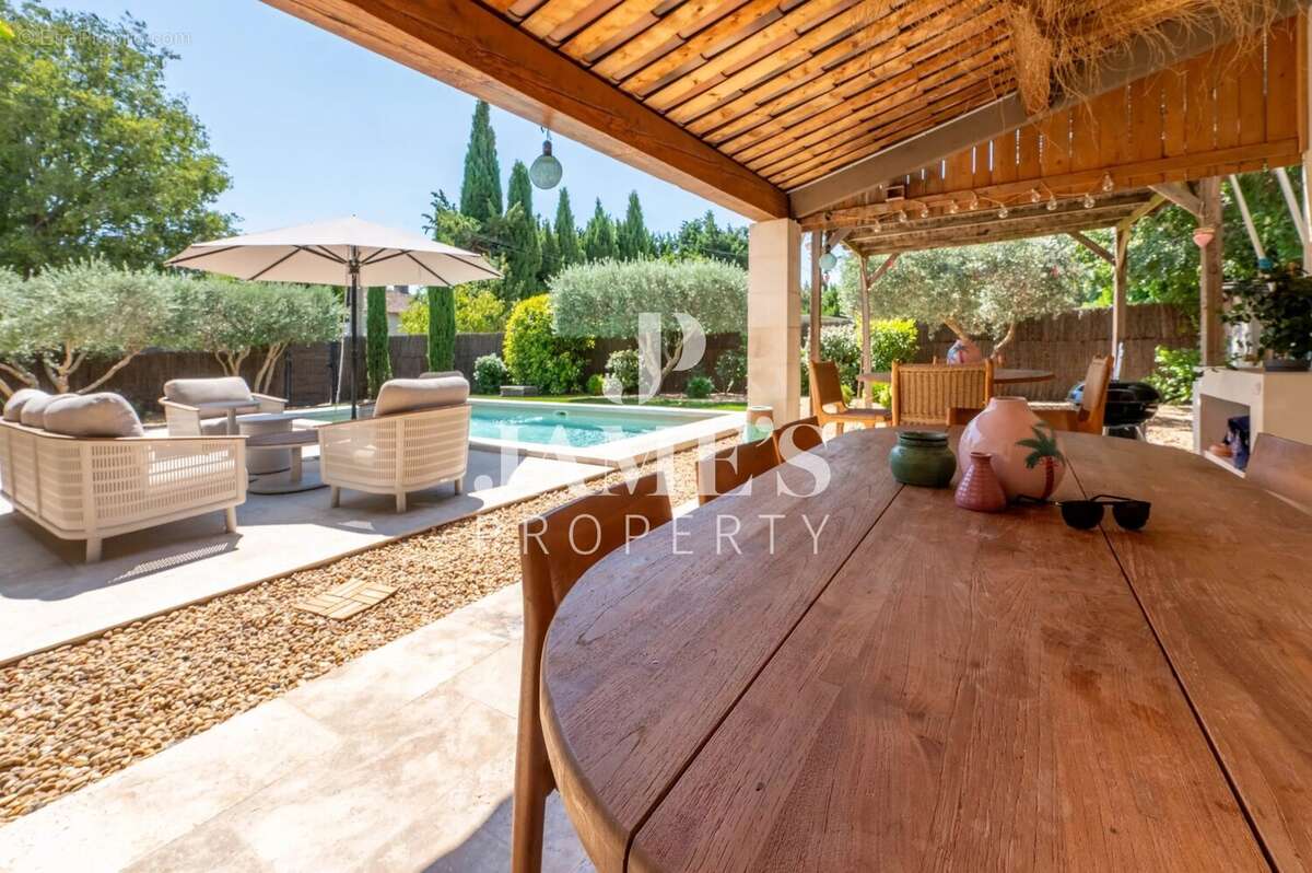 Maison 158 m² à Paradou  - photo 6