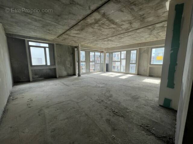 Commerce à SAINTE-MARIE