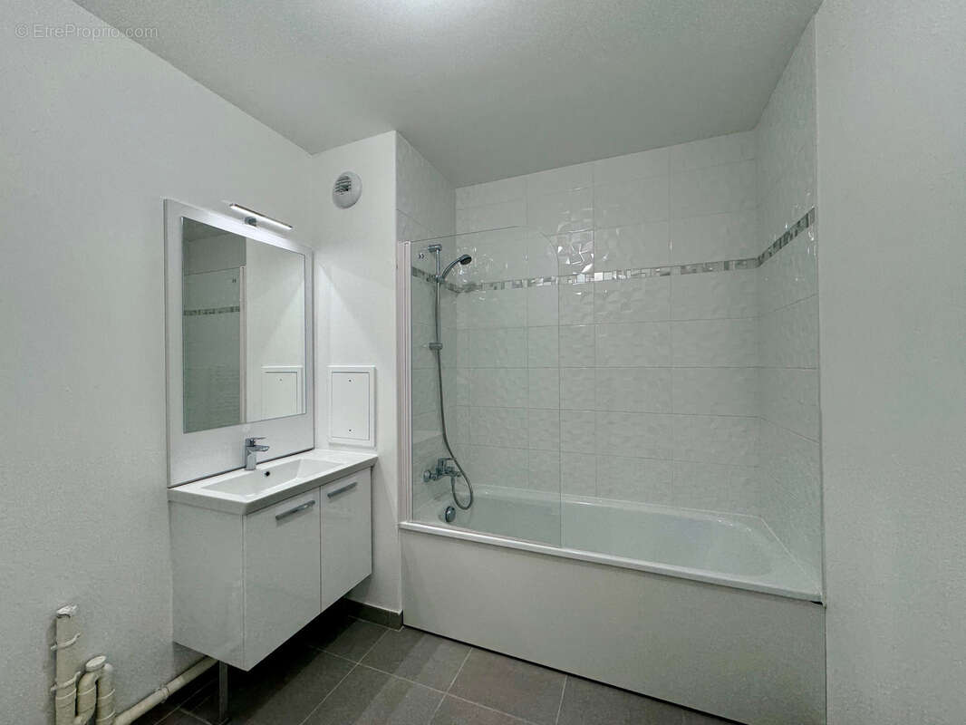 Appartement à PARAY-VIEILLE-POSTE