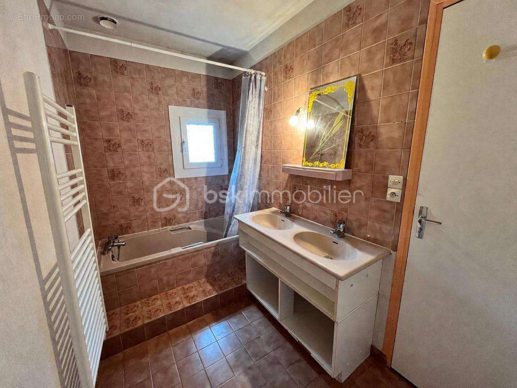 Propriété familiale de 156m² avec piscine, dépendances et vue dégagée sur la forêt des Bertranges - photo 15