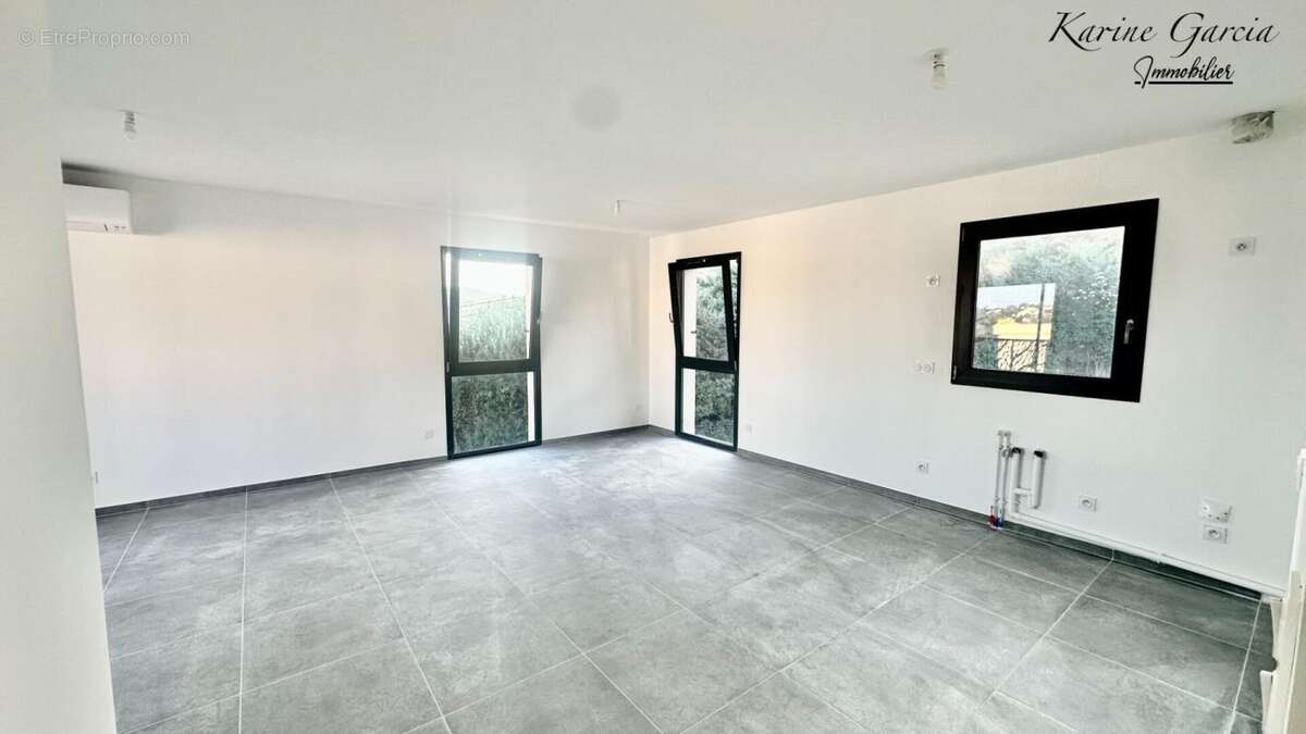 Six fours les plages - appartement de type 3 - superficie 62 m² -  parking sous sol - photo 4