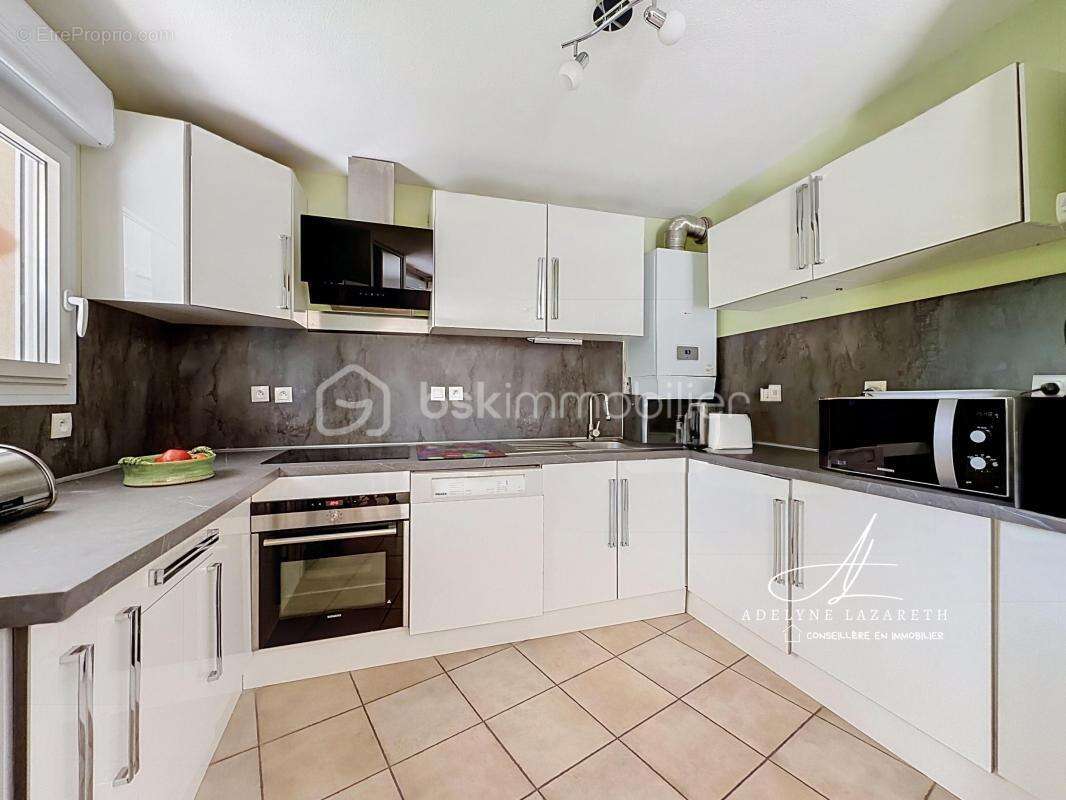 Superbe T3 de 64 m² en rez-de-jardin avec terrasse et grand jardin à Vieugy - photo 8