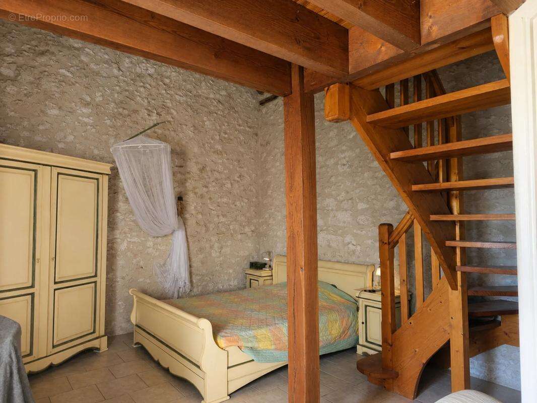 Maison de 10 pièces de 250 m² à Pardaillan - photo 13