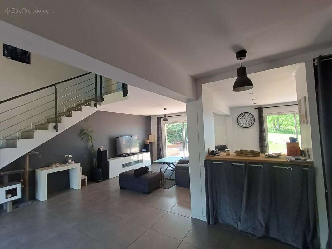 Maison 160 m² à Saint-Pierre-De-Lages  - photo 5