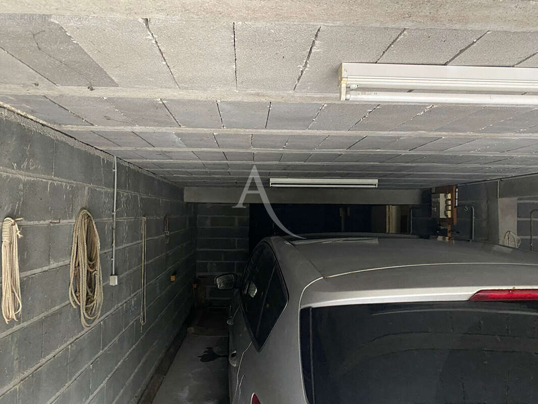 Maison à SAINT-DENIS-DE-L&#039;HOTEL