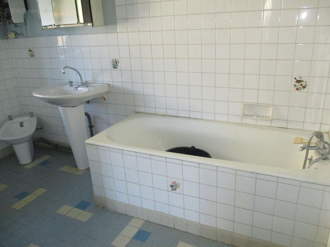 Maison à MONTREUILLON