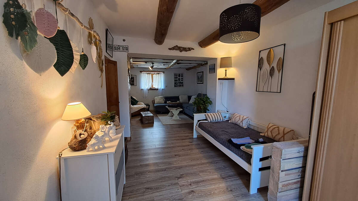 Maison à TRAVAILLAN