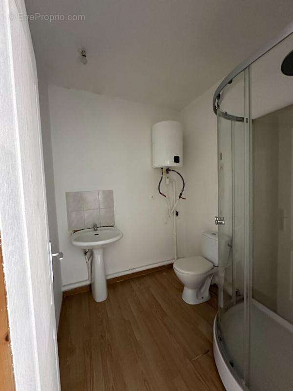IMMEUBLE DE RAPPORT de 99 m2 et 45m2 de local commercial - Wazemmes - photo 4
