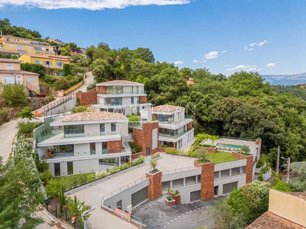 Appartement à LES ADRETS-DE-L'ESTEREL