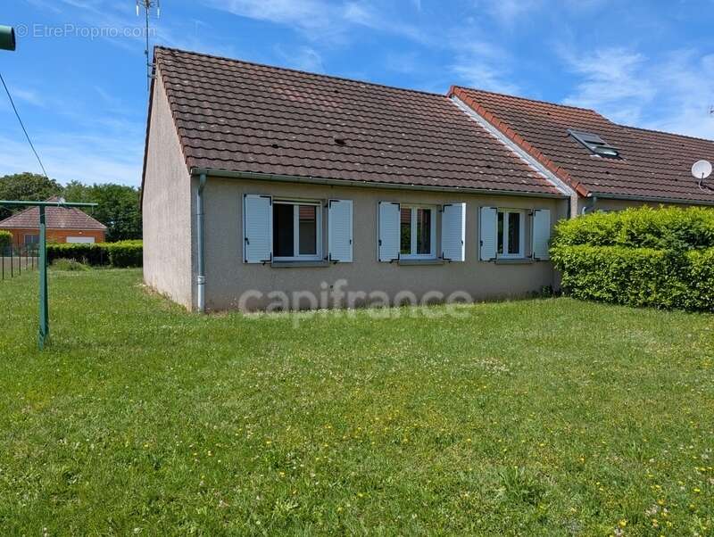 Maison à BRANGES