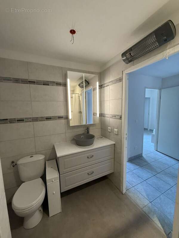 Appartement à SALERNES