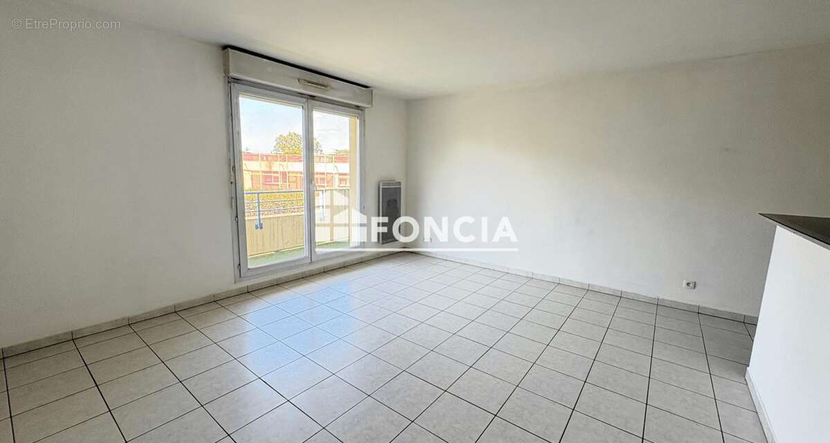 Proche RER - 2 pièces avec balcon et parking - photo 6