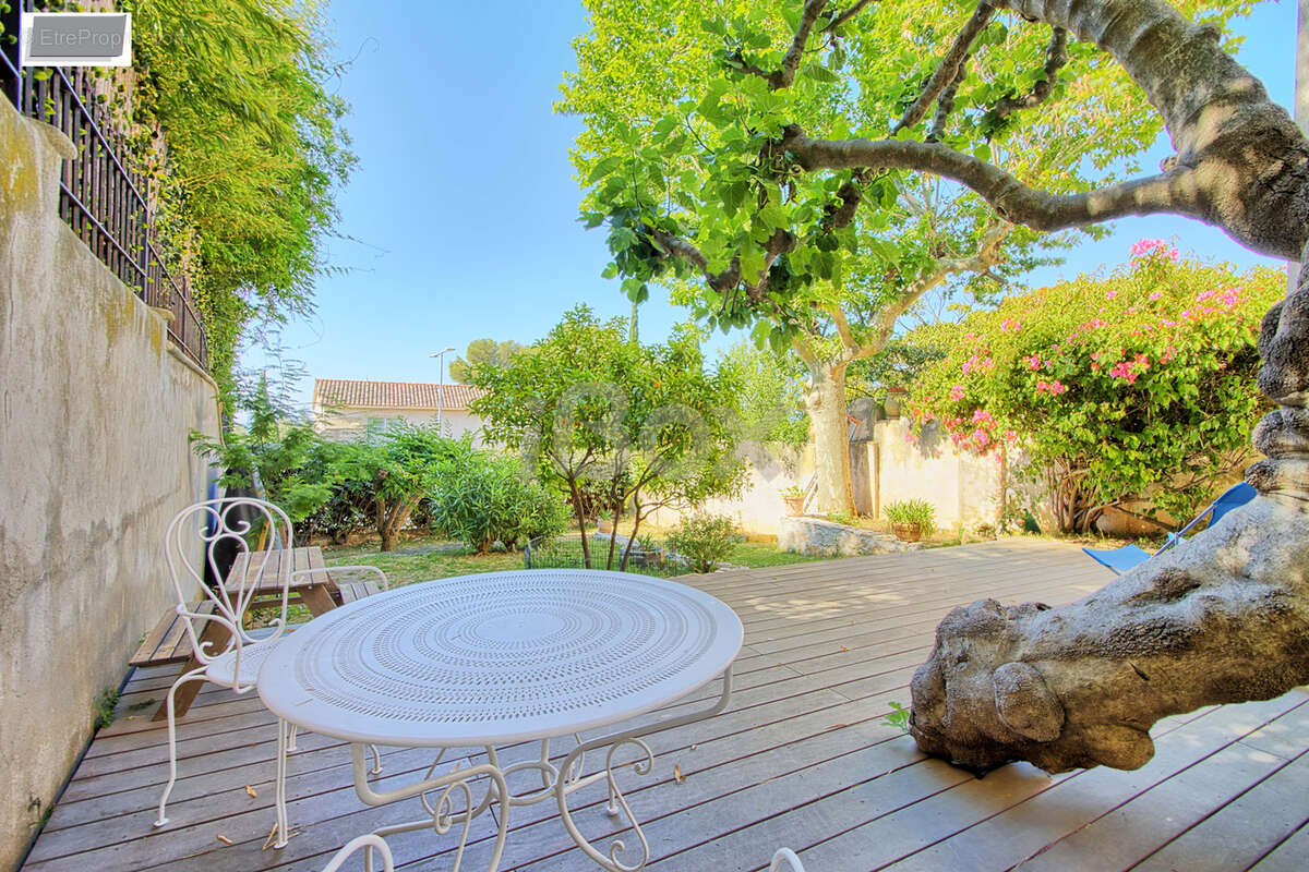 TOULON EST  Petit Bois Magnifique appartement dans une maison de Maître - photo 7