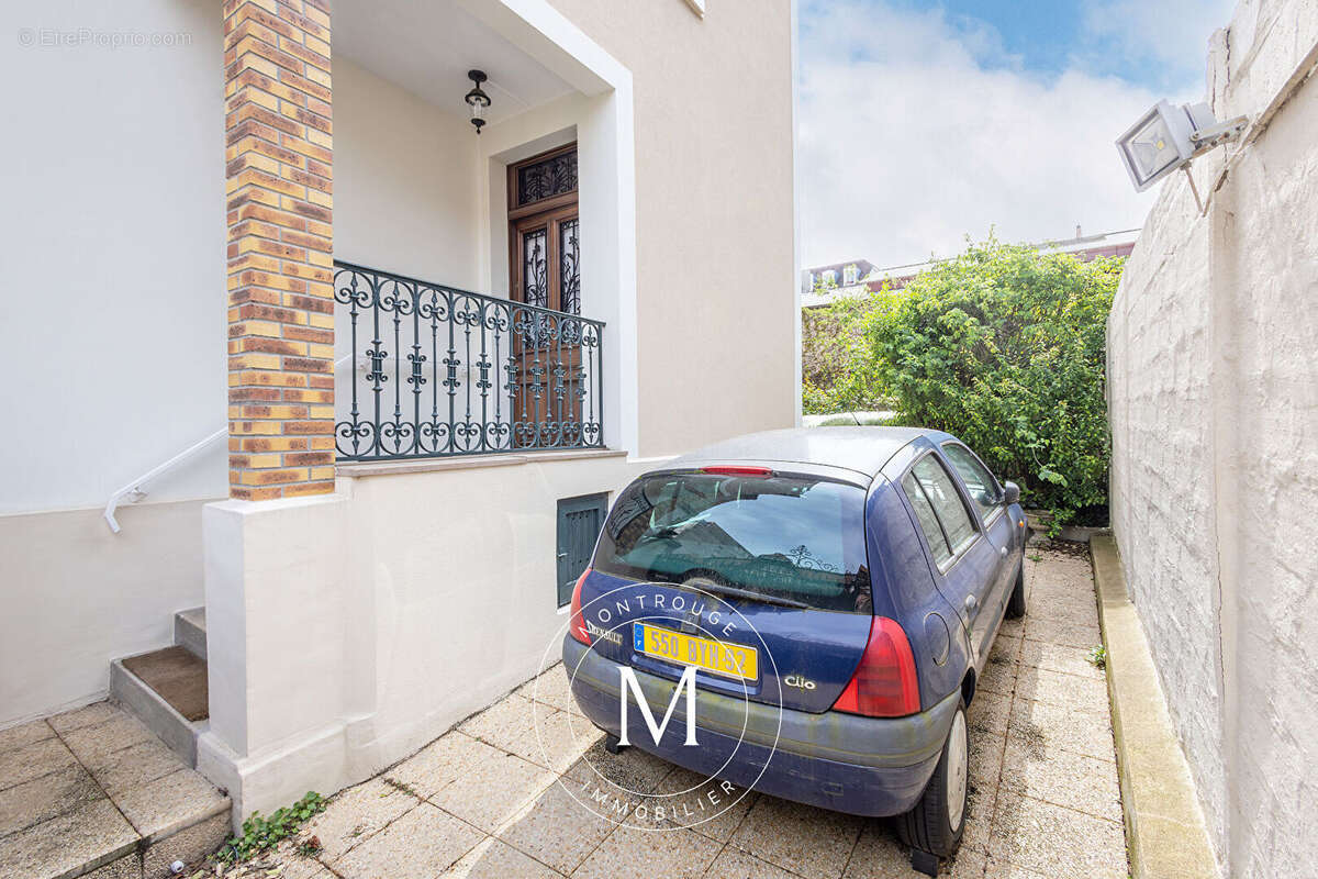 Maison à MONTROUGE