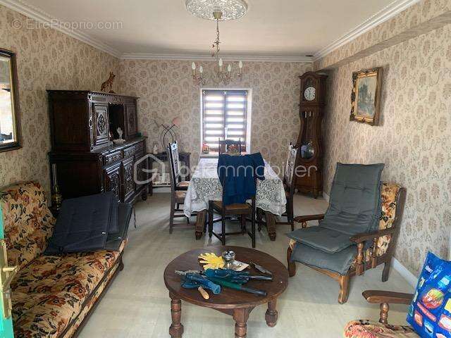 Maison à SAINT-HILAIRE-DU-MAINE