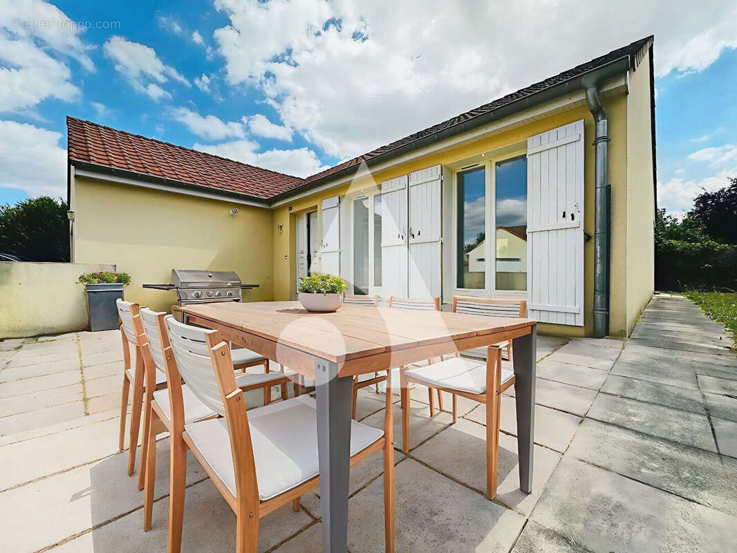 Maison à GONDREVILLE