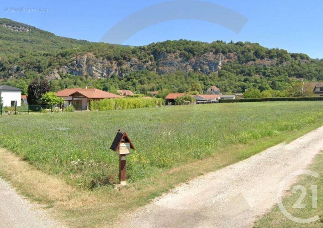Terrain à BREGNIER-CORDON
